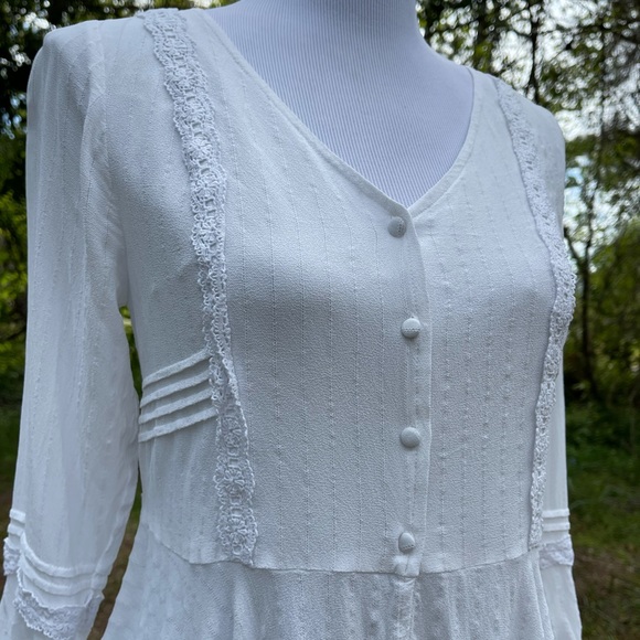 Miss Me Embroidered Chiffon Blouse. Size XS - Picture 13 of 13